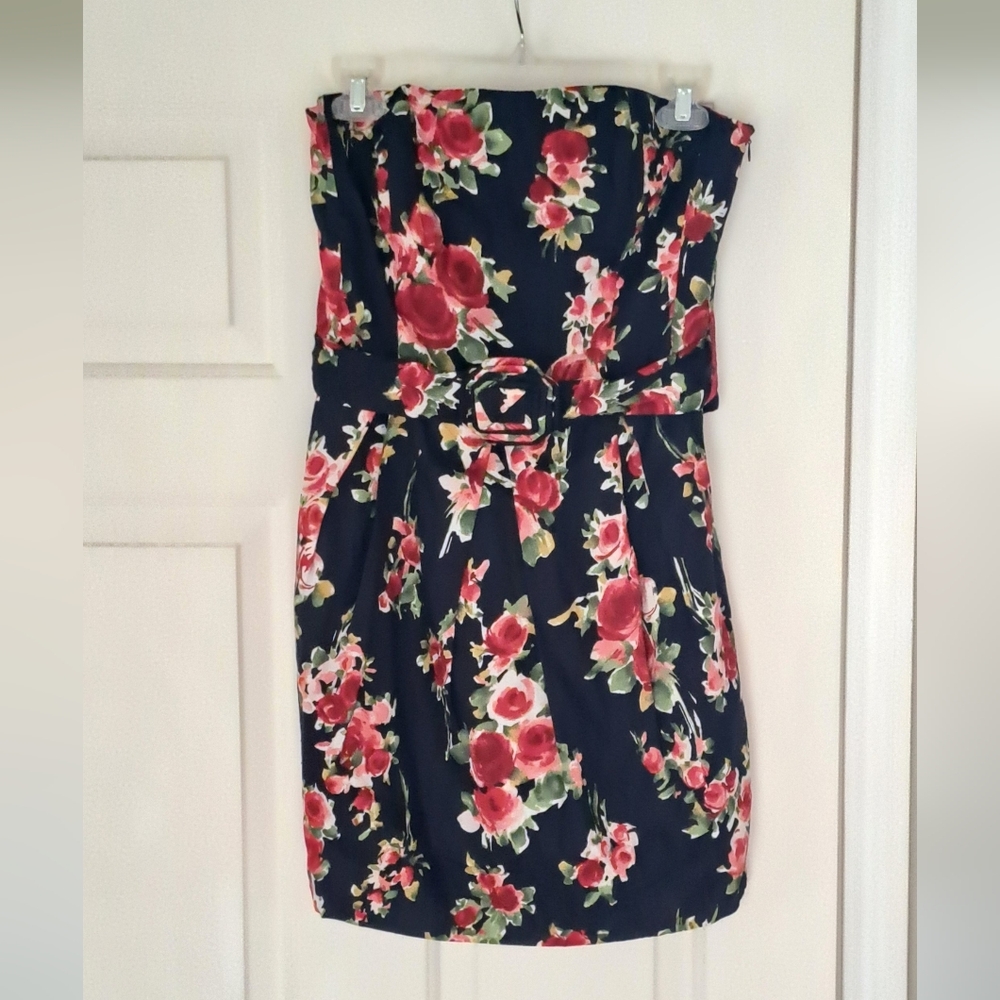 Black Strapless Floral Party Vacation Cruise Mini Belted Dress. Size Small.